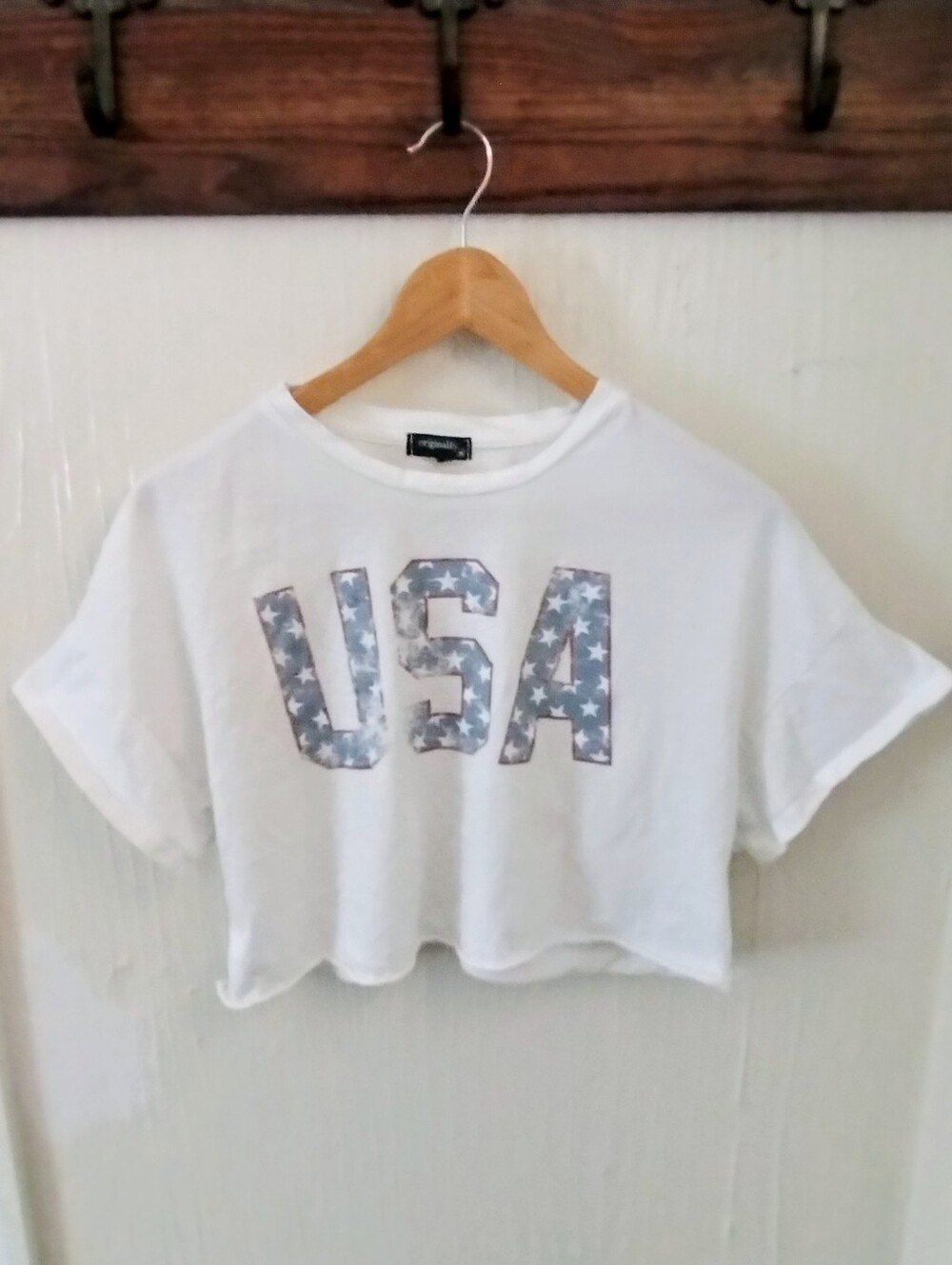 Originality White Cotton Cropped Tee with Distressed Wash USA Star Print